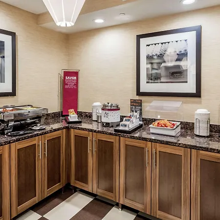 Hampton Inn Milwaukee Airport-2